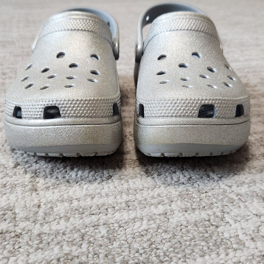 Crocs women's Classic Glitter Platform Clogs silver size 7 - Picture 3 of 9